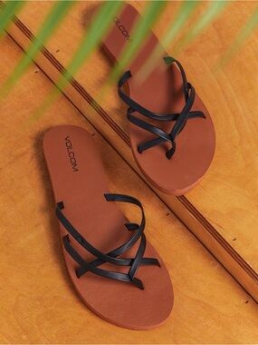 NWT Volcom Women's New School II Black-Strap Slide Sandals 10